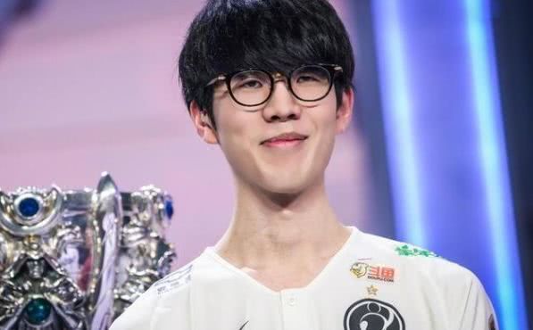 秋季赛常规赛第二轮第四周王者时刻：诺言、Alan重返赛场